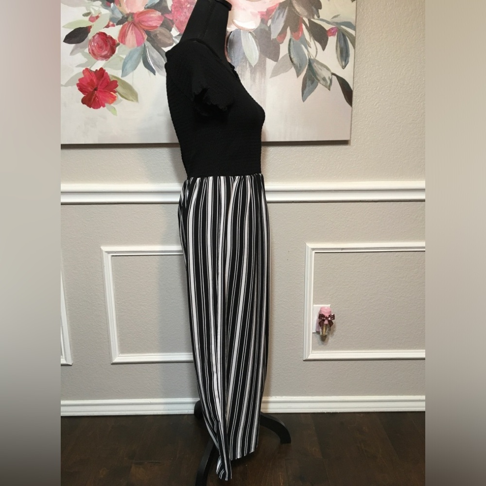 Black and White Wide Leg Jumpsuit NWOT - Picture 7 of 11